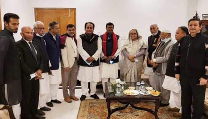 খুলনায় মায়ের সম্পত্তি ঘুরে দেখলেন প্রধানমন্ত্রী